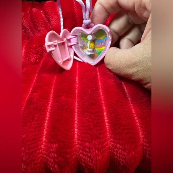 Polly Pocket Pink Heart Necklace - Picture 2 of 5